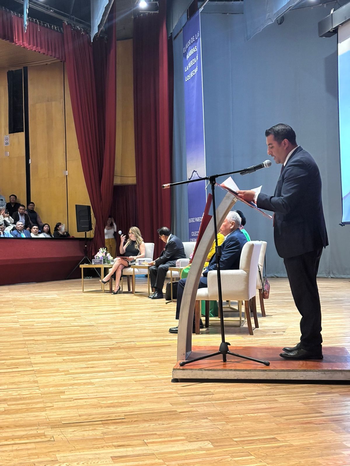 Asiste Salvador Santos Cedillo a la presentación editorial de la exgobernadora Beatriz Paredes Rangel